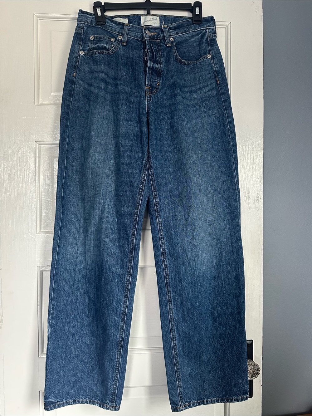 Universal Thread Boyfriend Fit Jeans Women's Size 4 Straight Leg Dark Wash